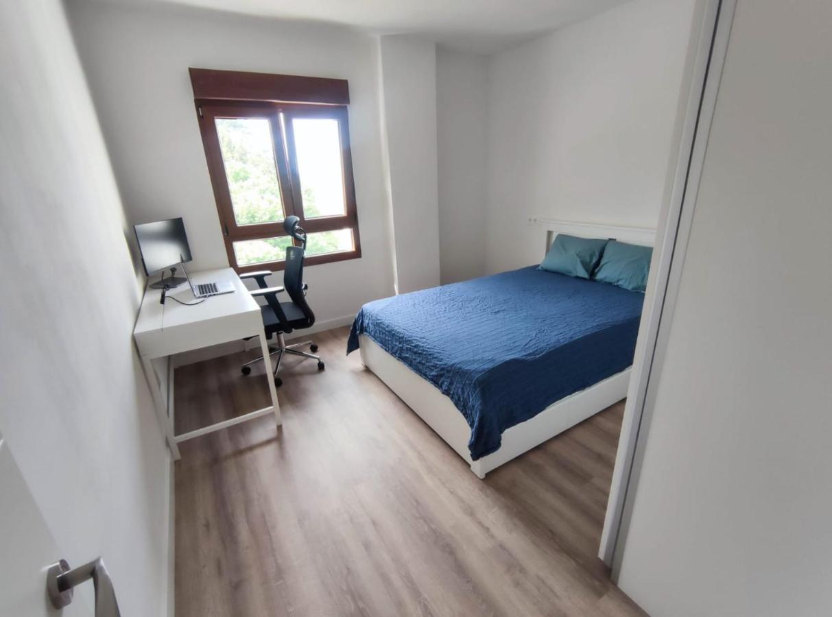 Apartment Digital Nomad Paradise - Garaje/pc Monitor